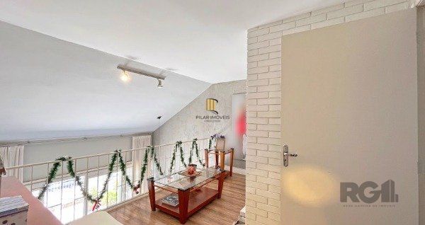 MAGNÍFICA CASA EM LOCALIZAÇÃO PRIVILEGIADA - TRANQUILIDADE E CONFORTO