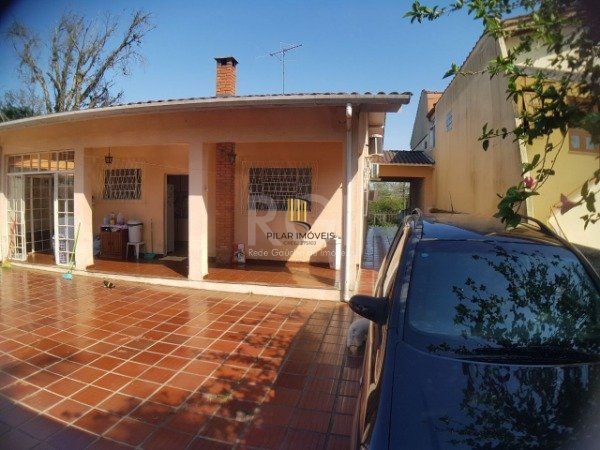 Casa para Venda - 252m², 3 dormitórios, 2 vagas - Belém Novo