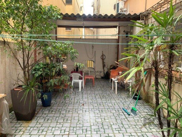 Exclusivo Apartamento Térreo com Amplo Pátio no Coração da Ciade Baixa!