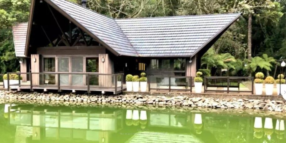 Casa 423 m², 4 suítes no Elegante Condomínio Saint Moritz, Mato Queimado Gramado