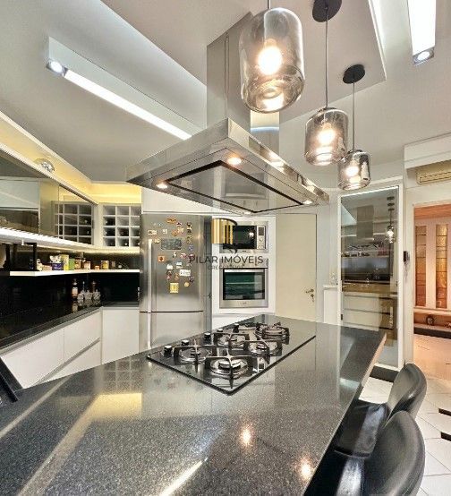 Cobertura 2 dormitórios, 218m², lareira, teto retrátil, Centro em Novo Hamburgo