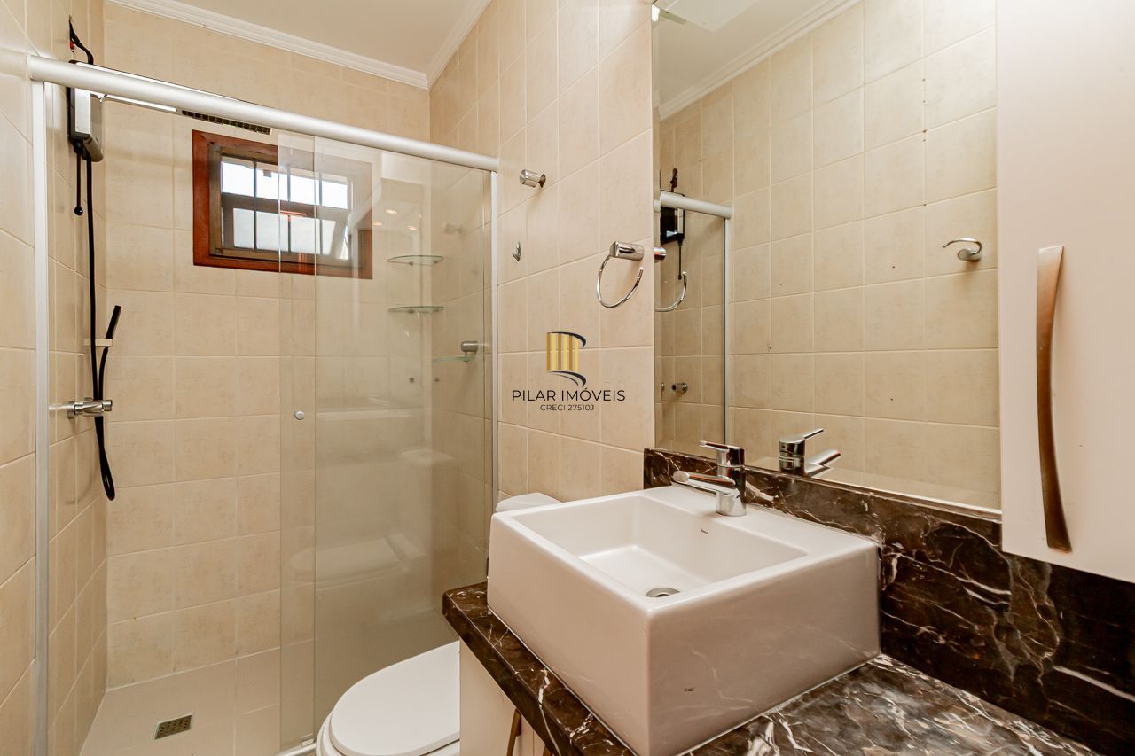 Oportunidade em Ipanema: Casa em Condomínio Fechado com Suíte Master, Hidromassagem e Alto Padrão