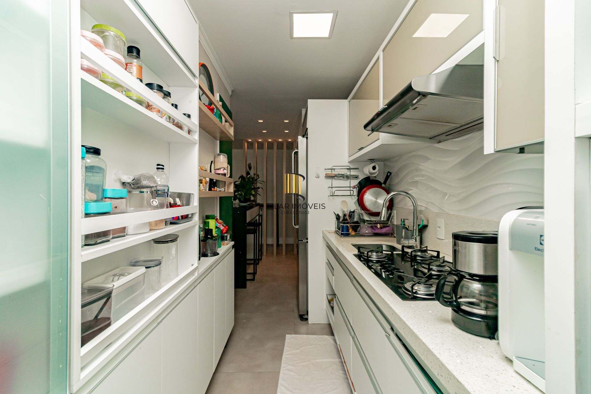 Apartamento 3 dormitórios, 2 banheiros, 1 vaga coberta e piscinas B. São Geraldo