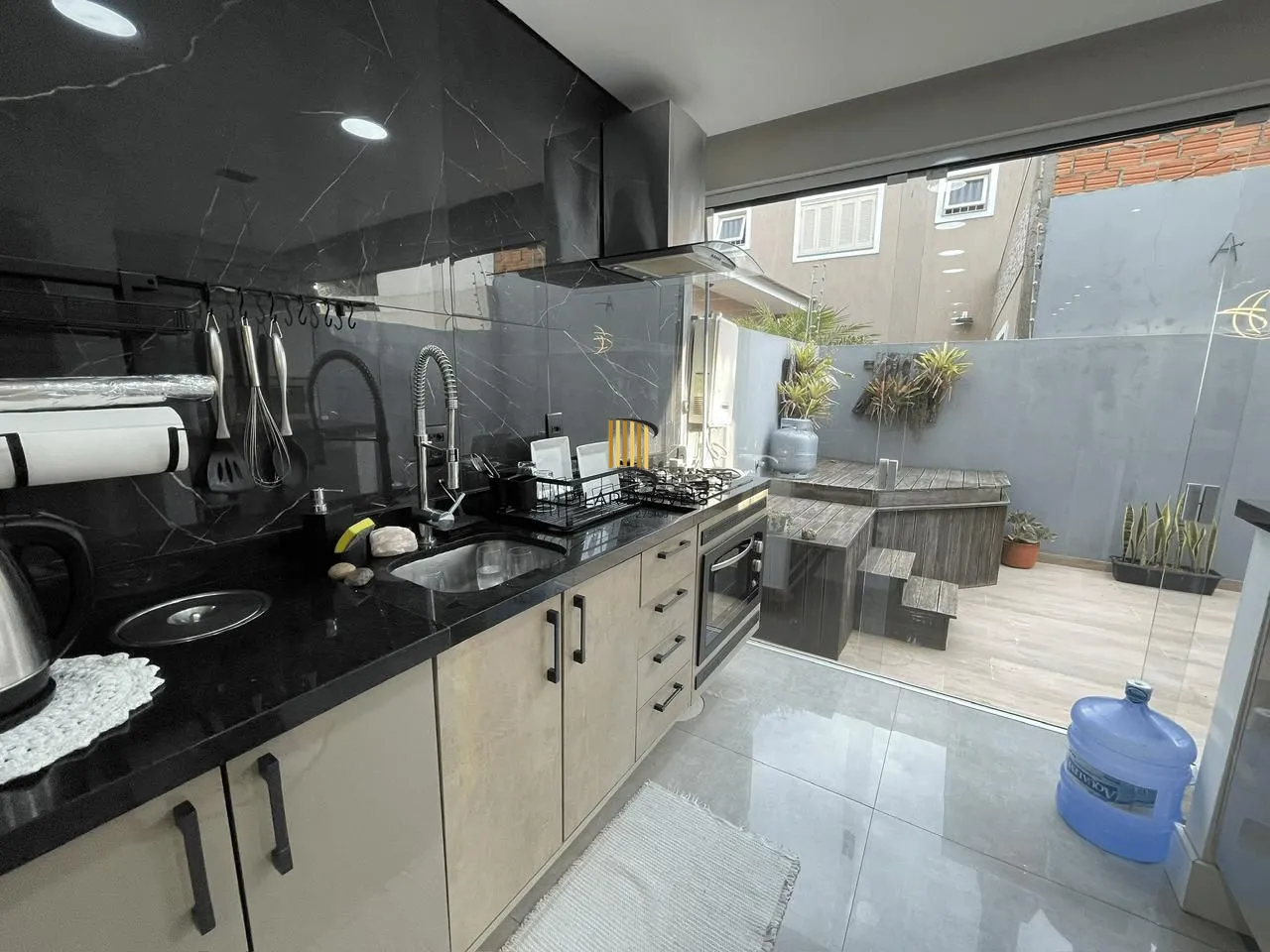 casa 3 dormitórios (1 s máster) 136,4 M² churrasq. lareira Jacuzzi Igara Canoas.