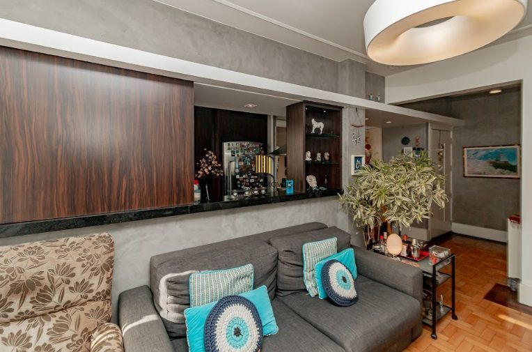 🏡 Apartamento Reformado e Decorado na Cristóvão Colombo — Vista Espetacular para o Pôr do Sol do Guaíba 🌅