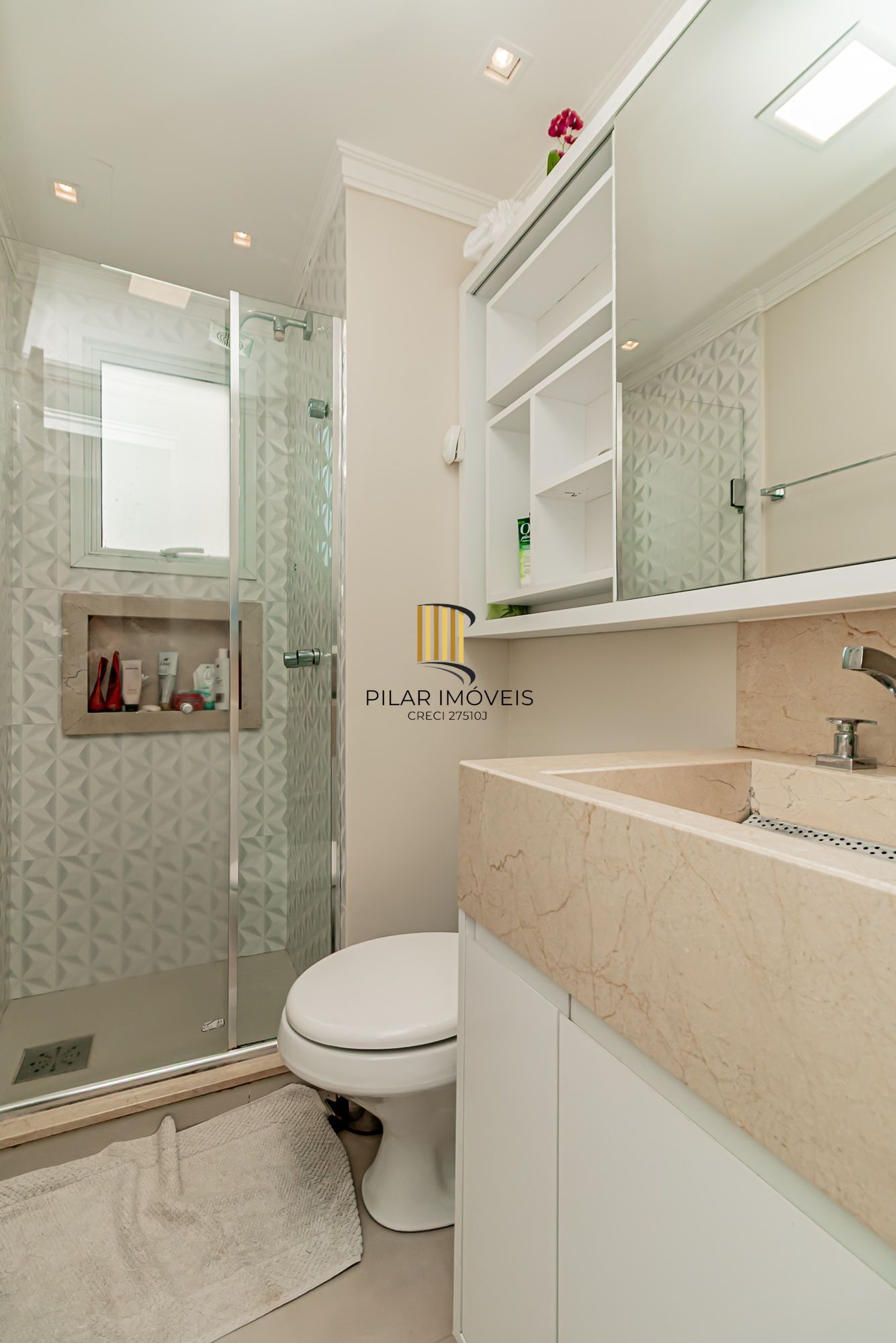 Apartamento 3 dormitórios, 2 banheiros, 1 vaga coberta e piscinas B. São Geraldo