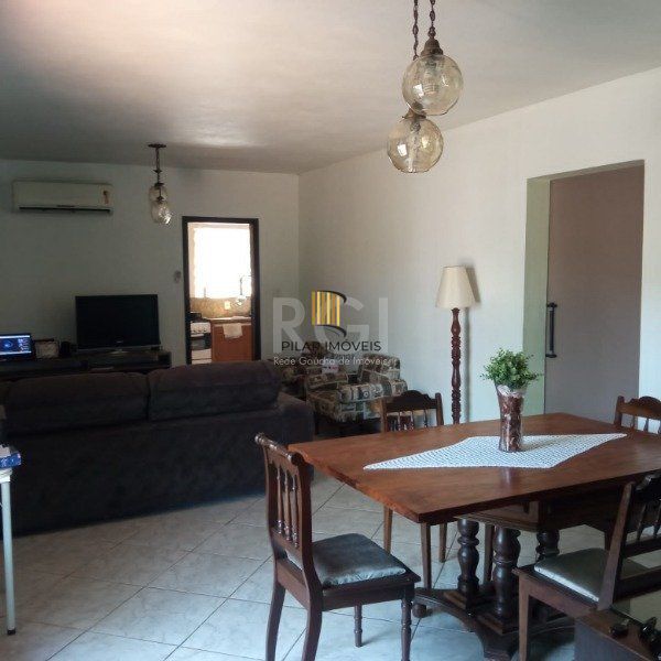 Casa para Venda - 147m², 3 dormitórios, sendo 1 suites, 2 vagas - Ideal