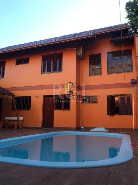 Casa para Venda - 390m², 3 dormitórios, sendo 1 suites, 4 vagas - Ouro Branco
