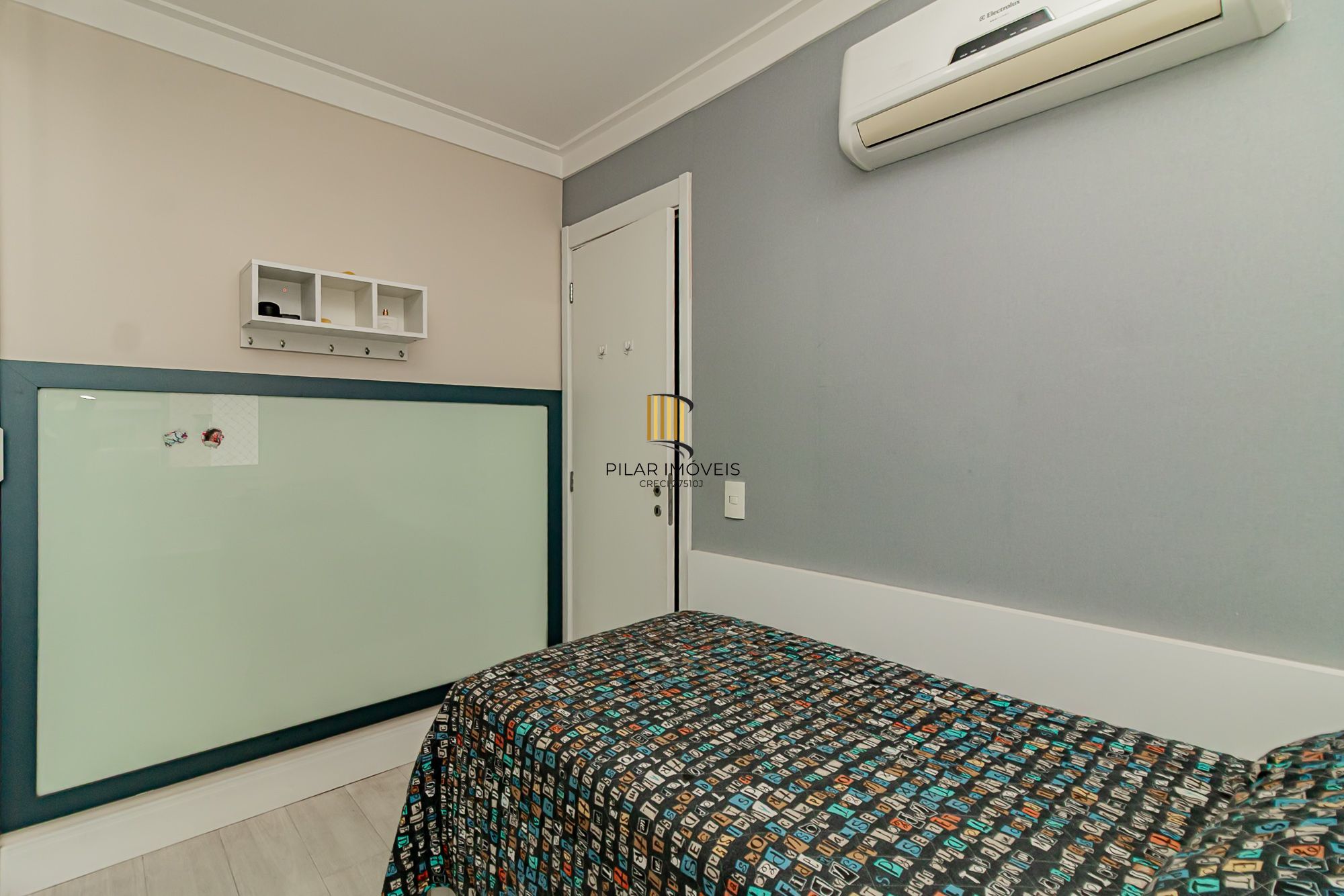 Apartamento 3 dormitórios, 2 banheiros, 1 vaga coberta e piscinas B. São Geraldo