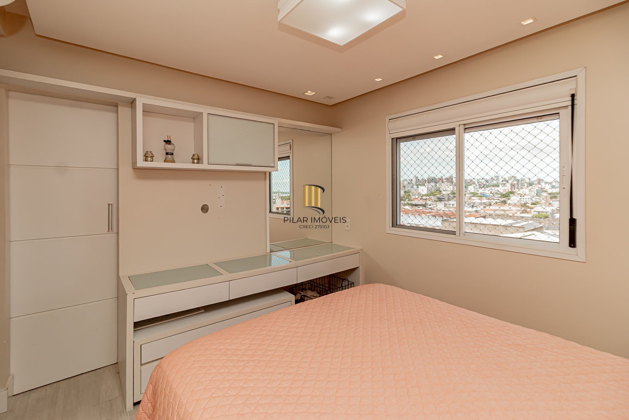 Apartamento 3 dormitórios, 2 banheiros, 1 vaga coberta e piscinas B. São Geraldo