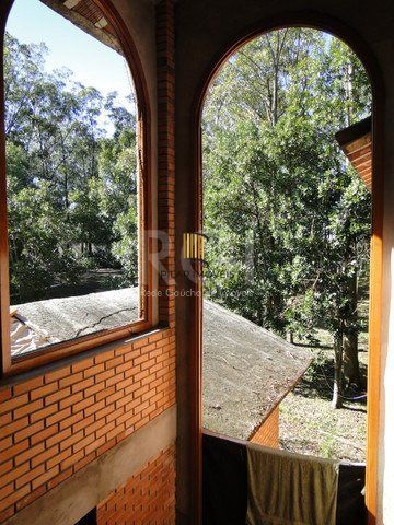 Casa Condominio para Venda - 480m², 3 dormitórios, sendo 2 suites, 2 vagas - Elsa