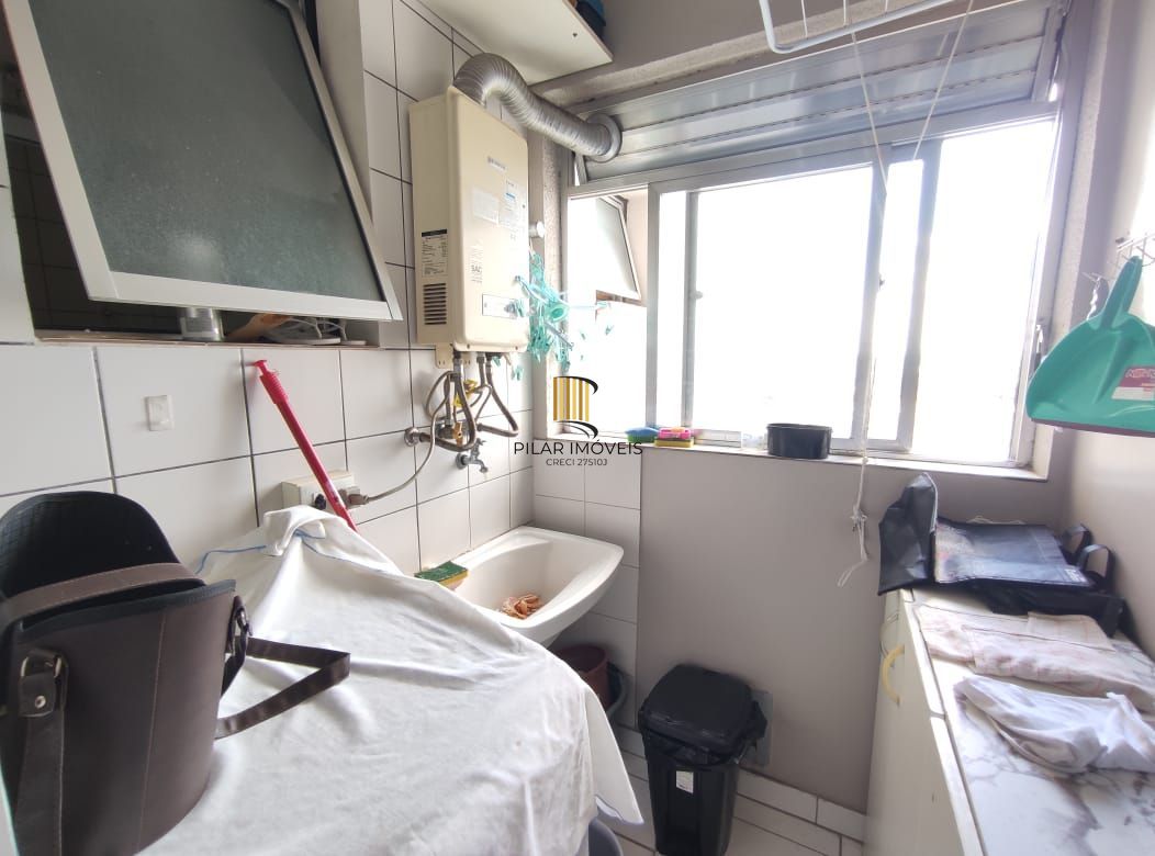 Apartamento 3 dormitórios, 1 suíte, salão de festas e 1 vaga no Bairro Sarandi.