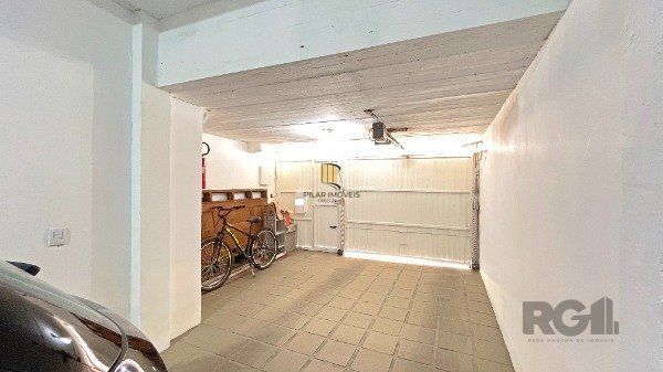 MAGNÍFICA CASA EM LOCALIZAÇÃO PRIVILEGIADA - TRANQUILIDADE E CONFORTO