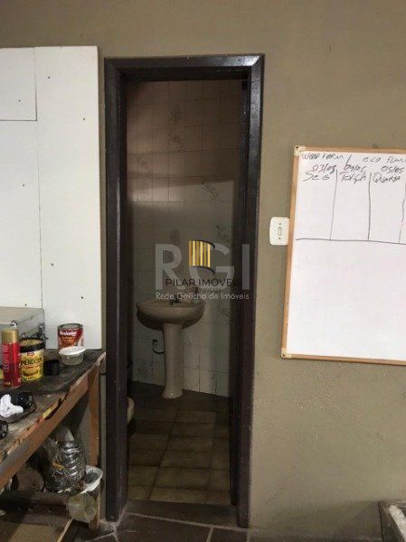 Casa para Venda - 147m², 3 dormitórios, sendo 1 suites, 2 vagas - Ideal