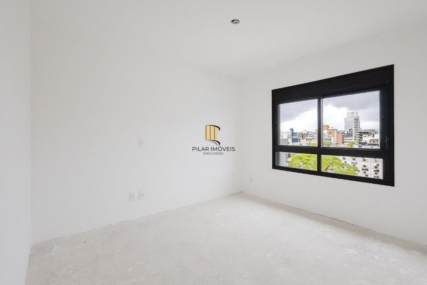 Excelente Apartamento semimobiliado de 71 m² privativos no Bairro Petrópolis.