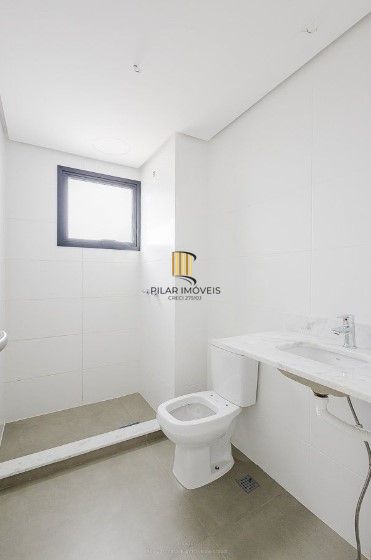 Excelente Apartamento semimobiliado de 71 m² privativos no Bairro Petrópolis.
