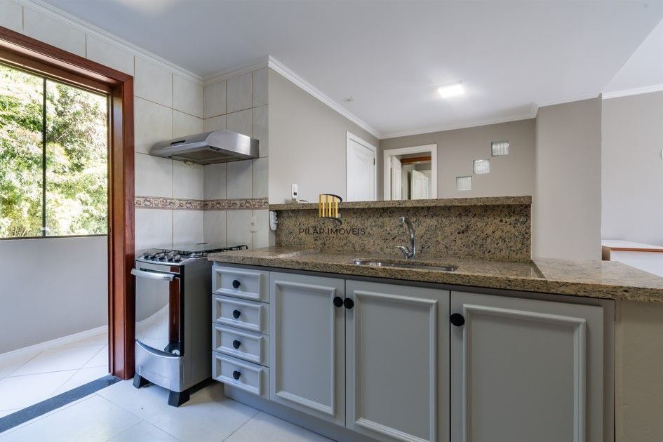 AP 3 dorm. (1 suíte hidro, 1 demi-suíte), 1 vaga. B. Jardim dos Ipês, Gramado.