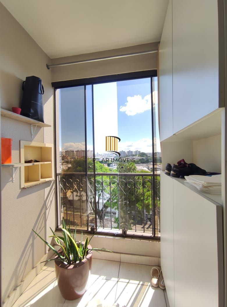 Apartamento 3 dormitórios, 1 suíte, salão de festas e 1 vaga no Bairro Sarandi.