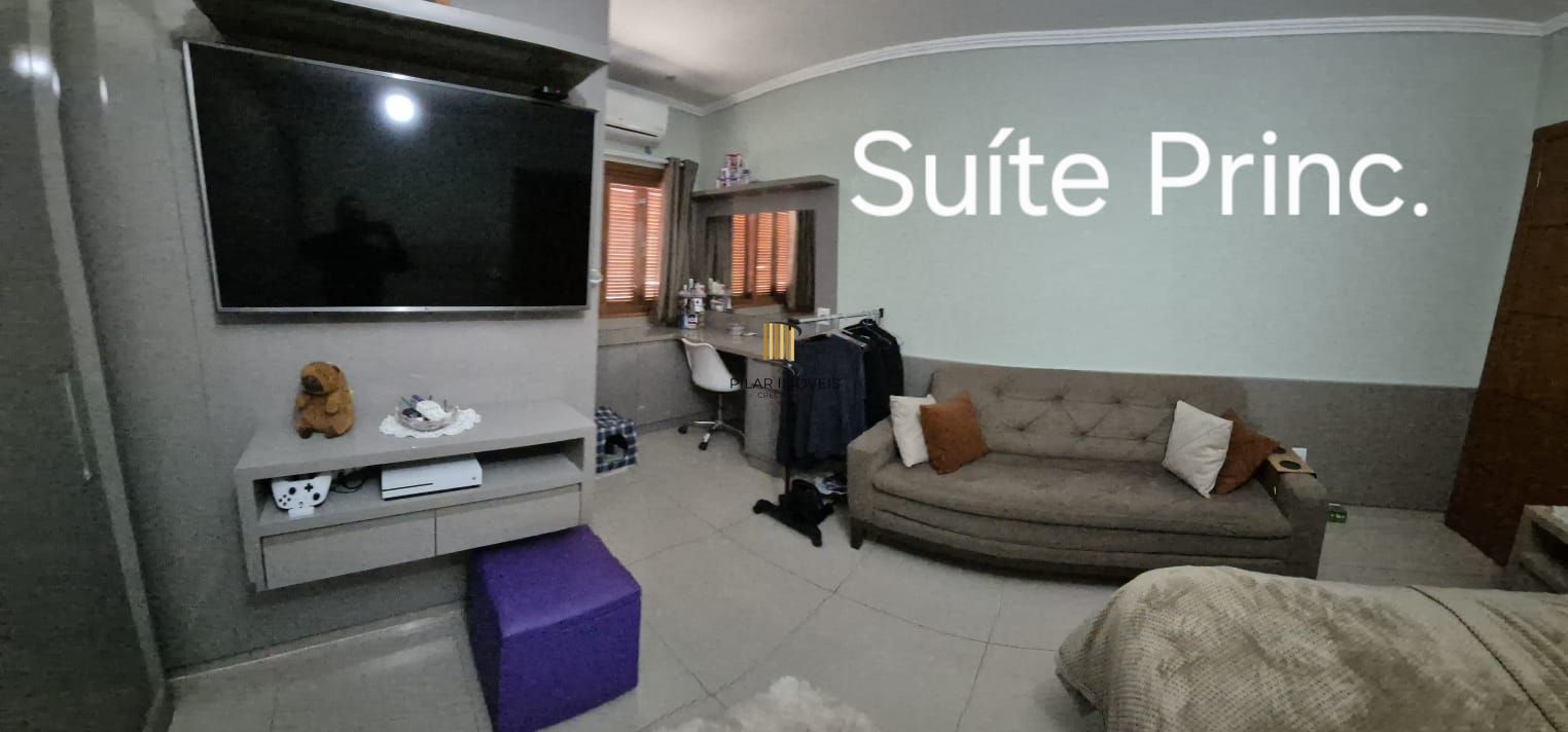 Casa 5 dorm. (2 s.) e anexo, 159 M², churrasqueiras, Piscina em Cachoeirinha.