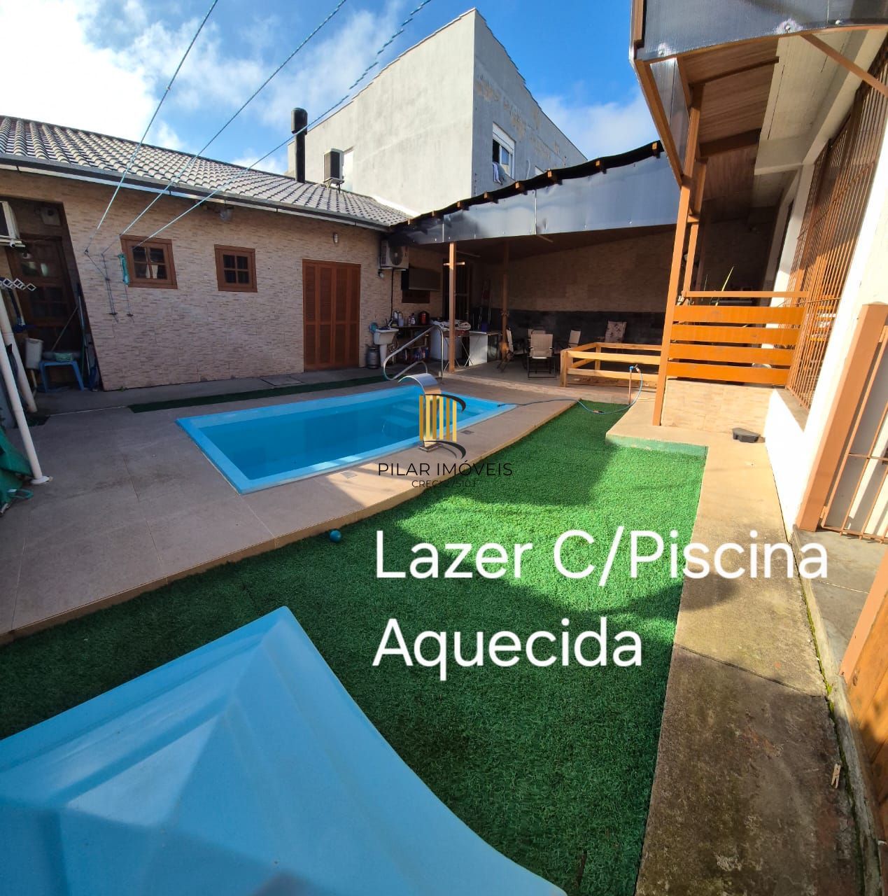 Casa 5 dorm. (2 s.) e anexo, 159 M², churrasqueiras, Piscina em Cachoeirinha.