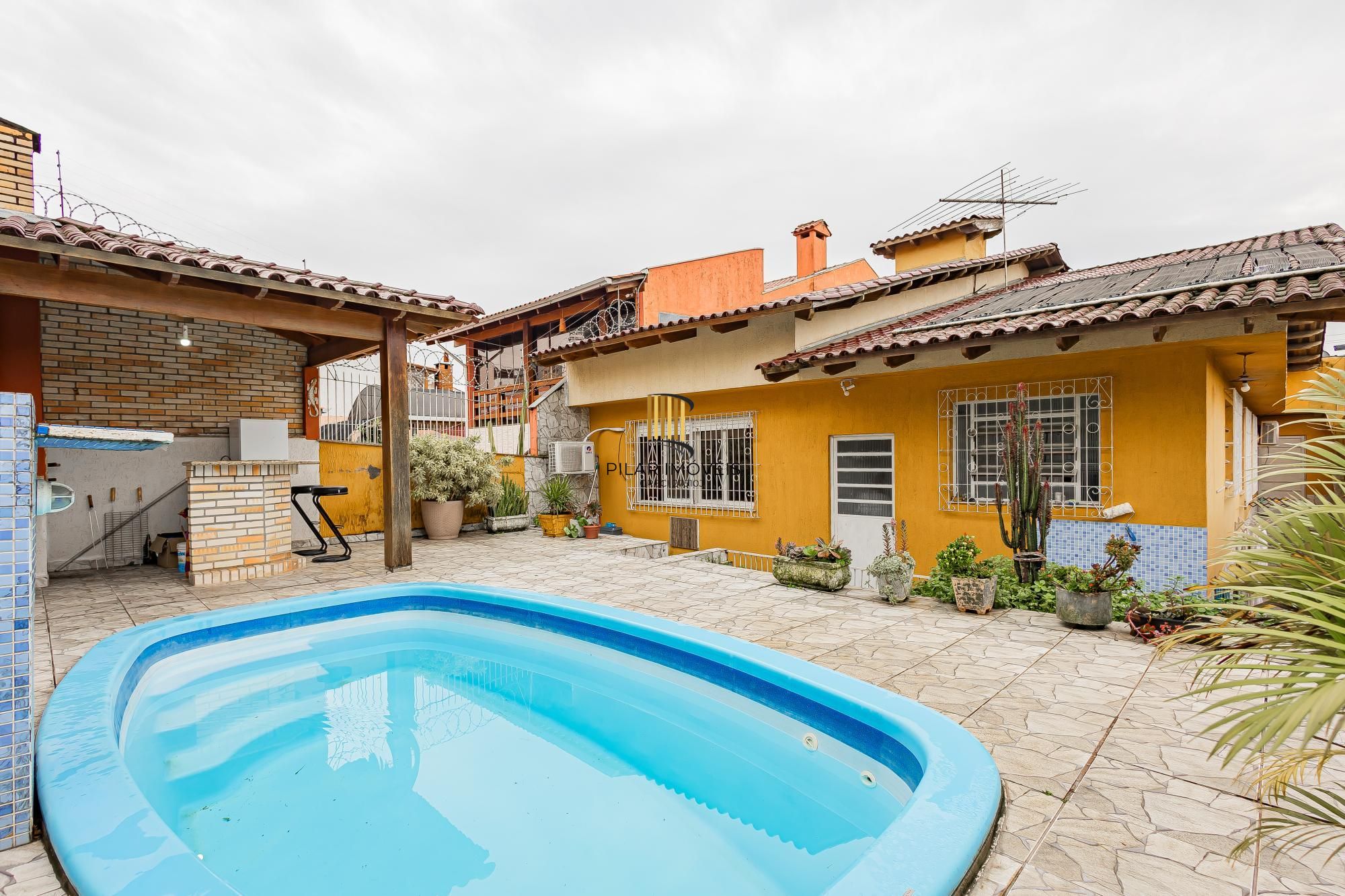 Casa 5 dormitórios no bairro Parque Santa Fé