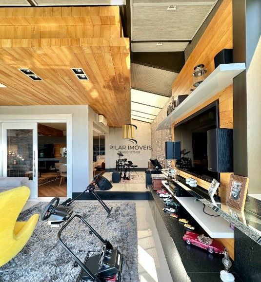 Cobertura 2 dormitórios, 218m², lareira, teto retrátil, Centro em Novo Hamburgo