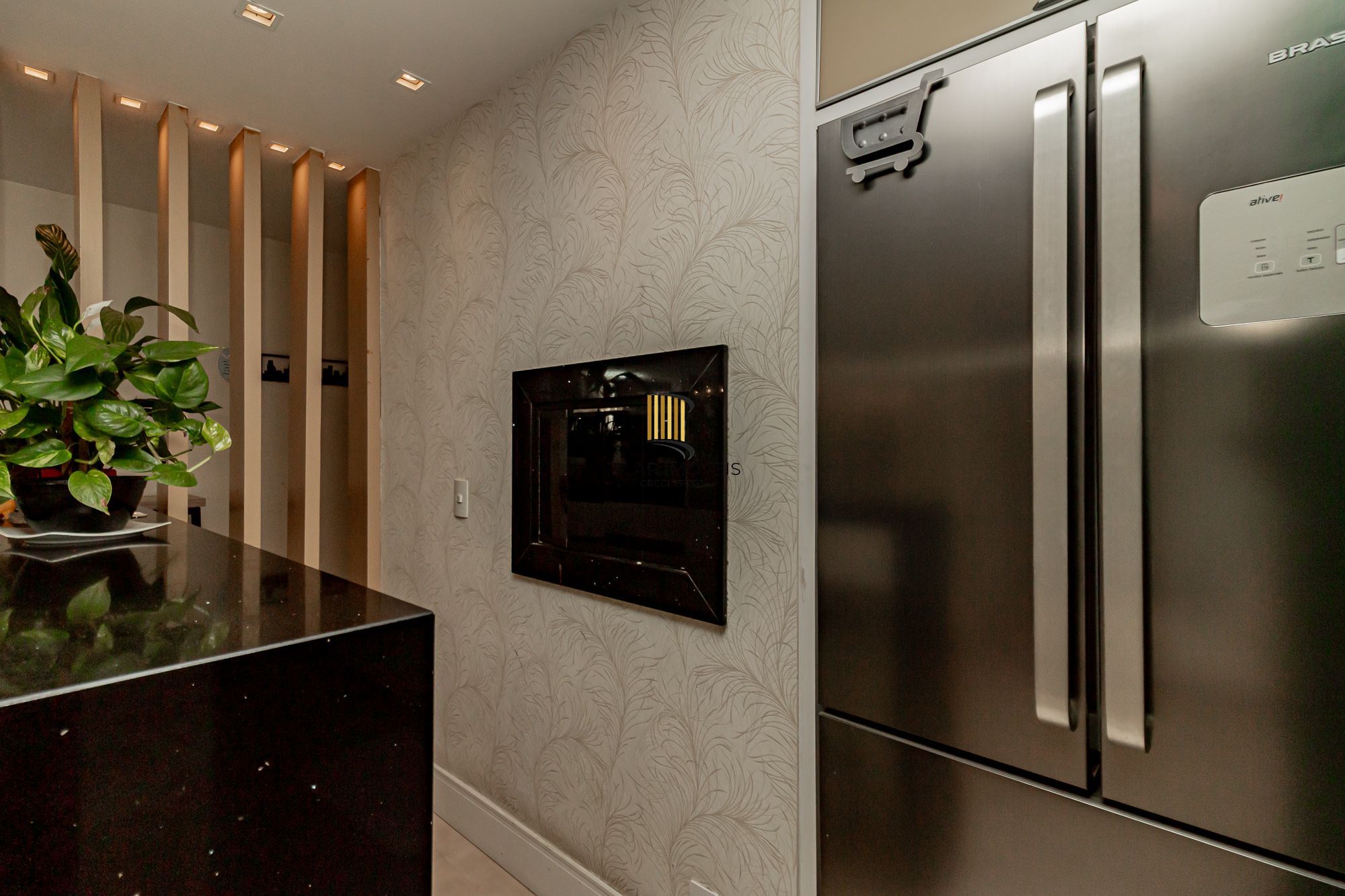 Apartamento 3 dormitórios, 2 banheiros, 1 vaga coberta e piscinas B. São Geraldo