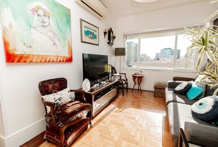 🏡 Apartamento Reformado e Decorado na Cristóvão Colombo — Vista Espetacular para o Pôr do Sol do Guaíba 🌅