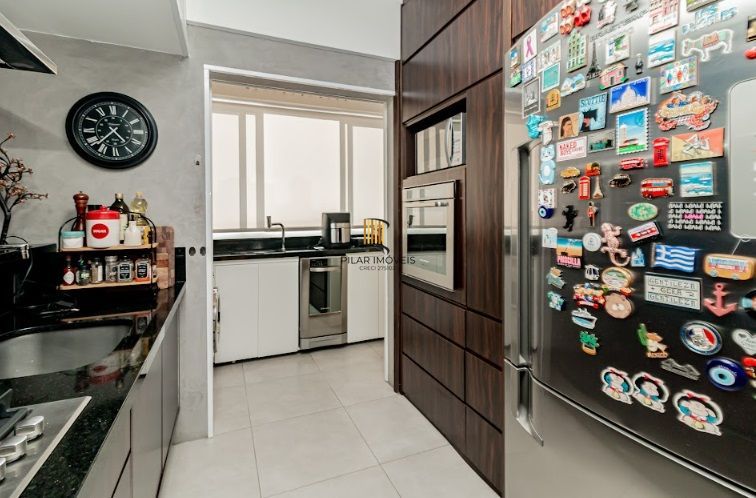 🏡 Apartamento Reformado e Decorado na Cristóvão Colombo — Vista Espetacular para o Pôr do Sol do Guaíba 🌅