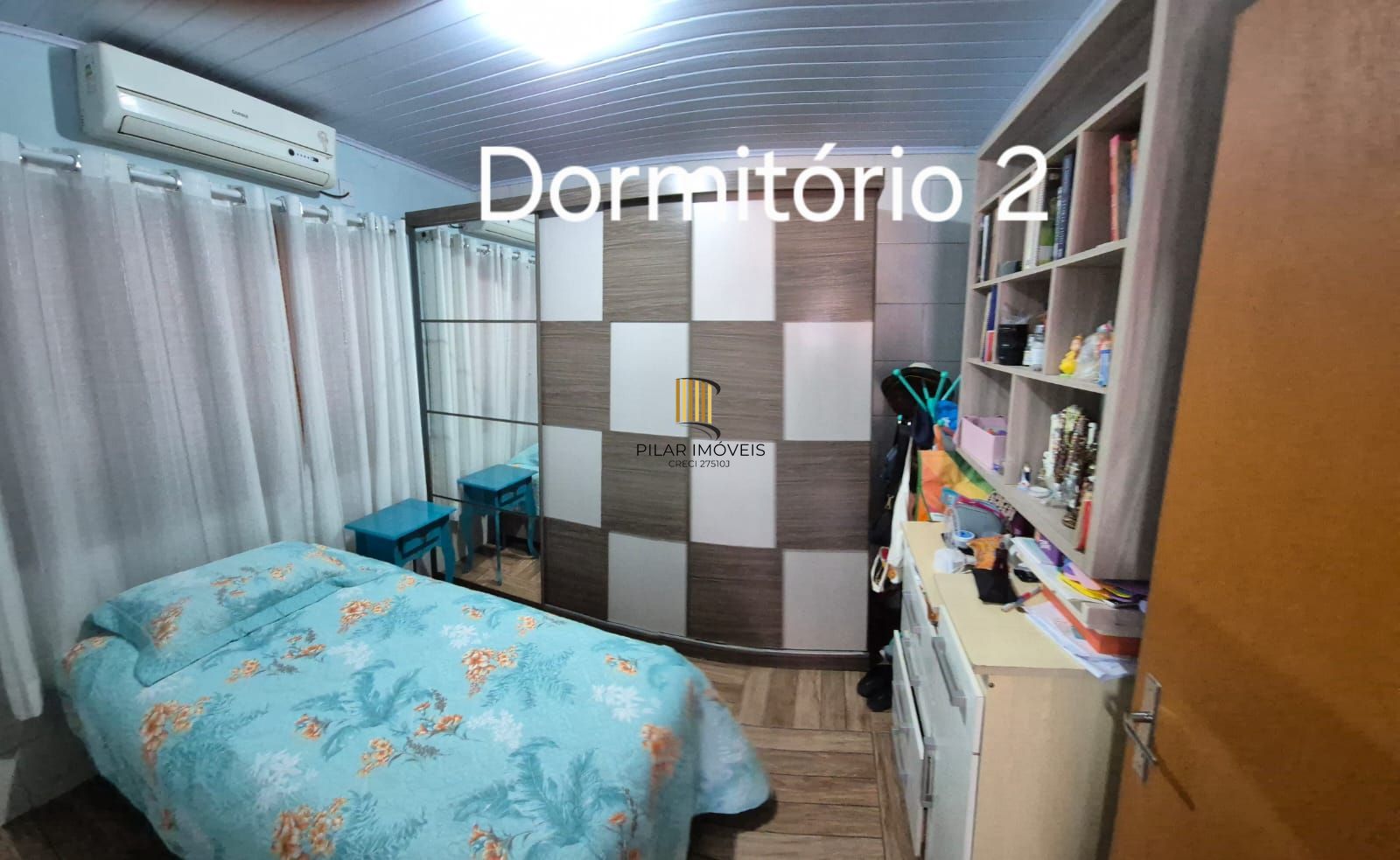 Casa 5 dorm. (2 s.) e anexo, 159 M², churrasqueiras, Piscina em Cachoeirinha.