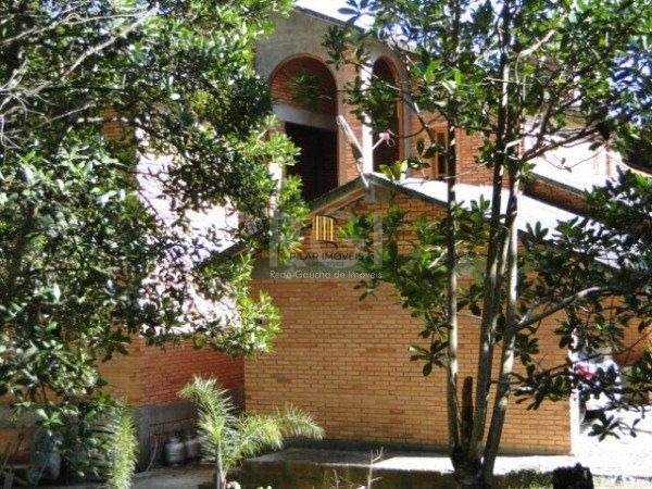 Casa Condominio para Venda - 480m², 3 dormitórios, sendo 2 suites, 2 vagas - Elsa