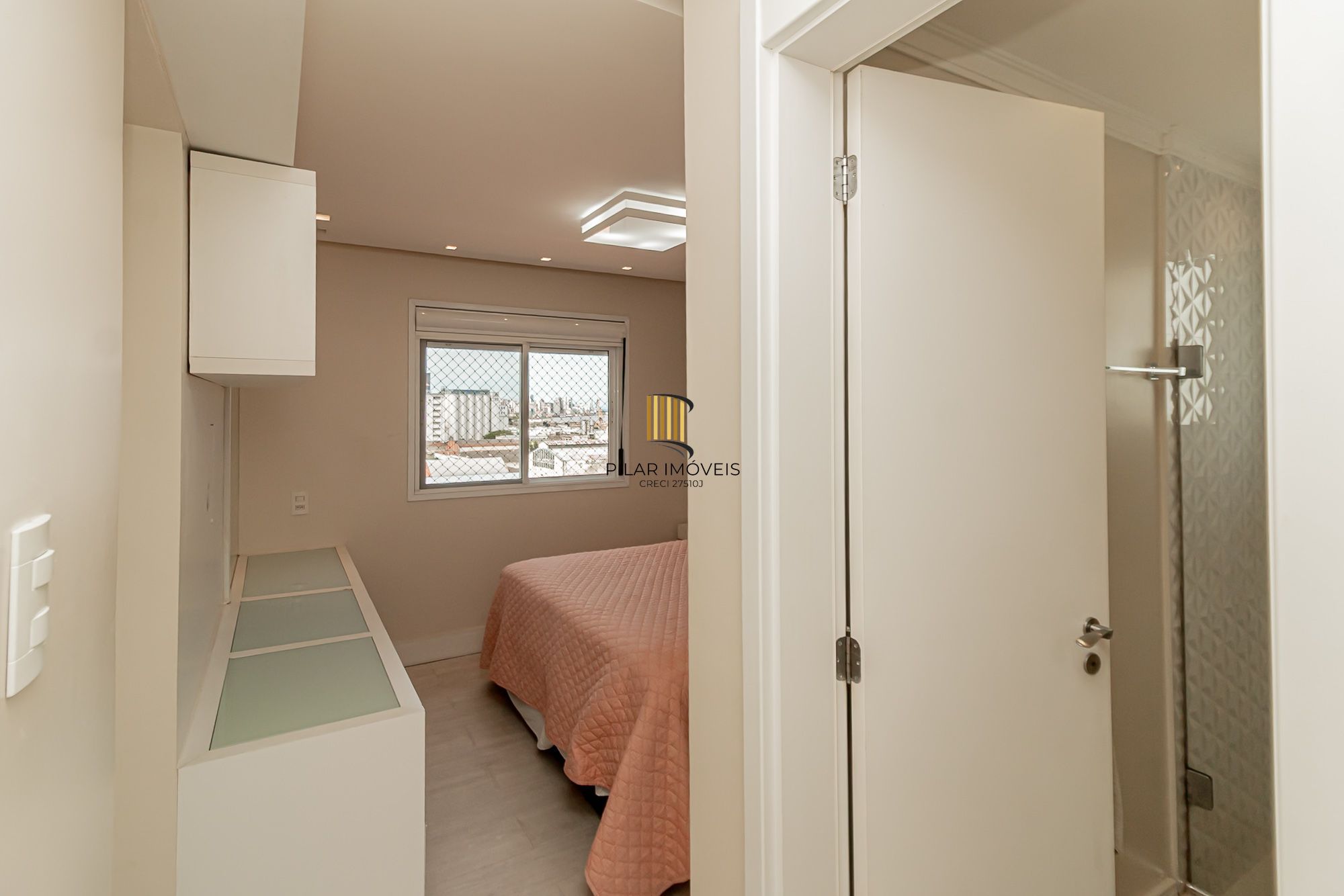 Apartamento 3 dormitórios, 2 banheiros, 1 vaga coberta e piscinas B. São Geraldo