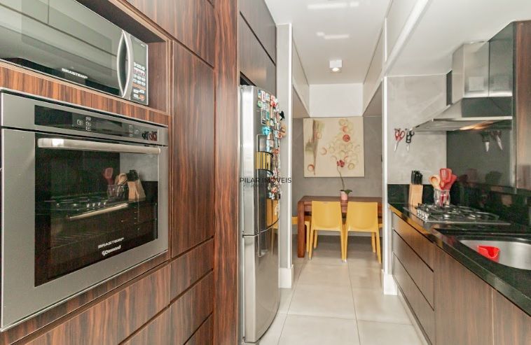 🏡 Apartamento Reformado e Decorado na Cristóvão Colombo — Vista Espetacular para o Pôr do Sol do Guaíba 🌅