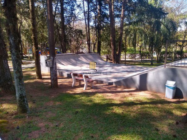 Casa Condominio para Venda - 480m², 3 dormitórios, sendo 2 suites, 2 vagas - Elsa
