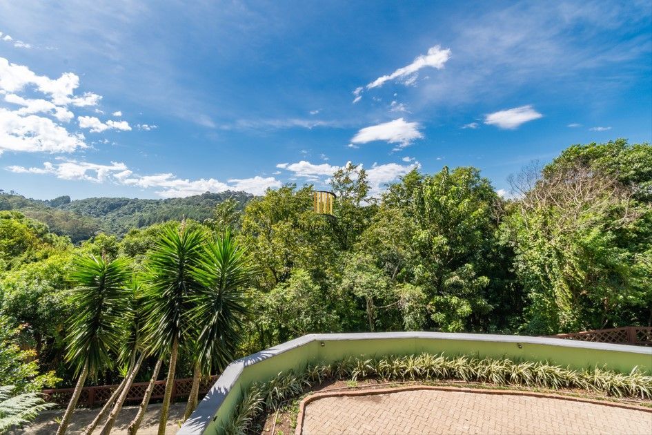 AP 3 dorm. (1 suíte hidro, 1 demi-suíte), 1 vaga. B. Jardim dos Ipês, Gramado.