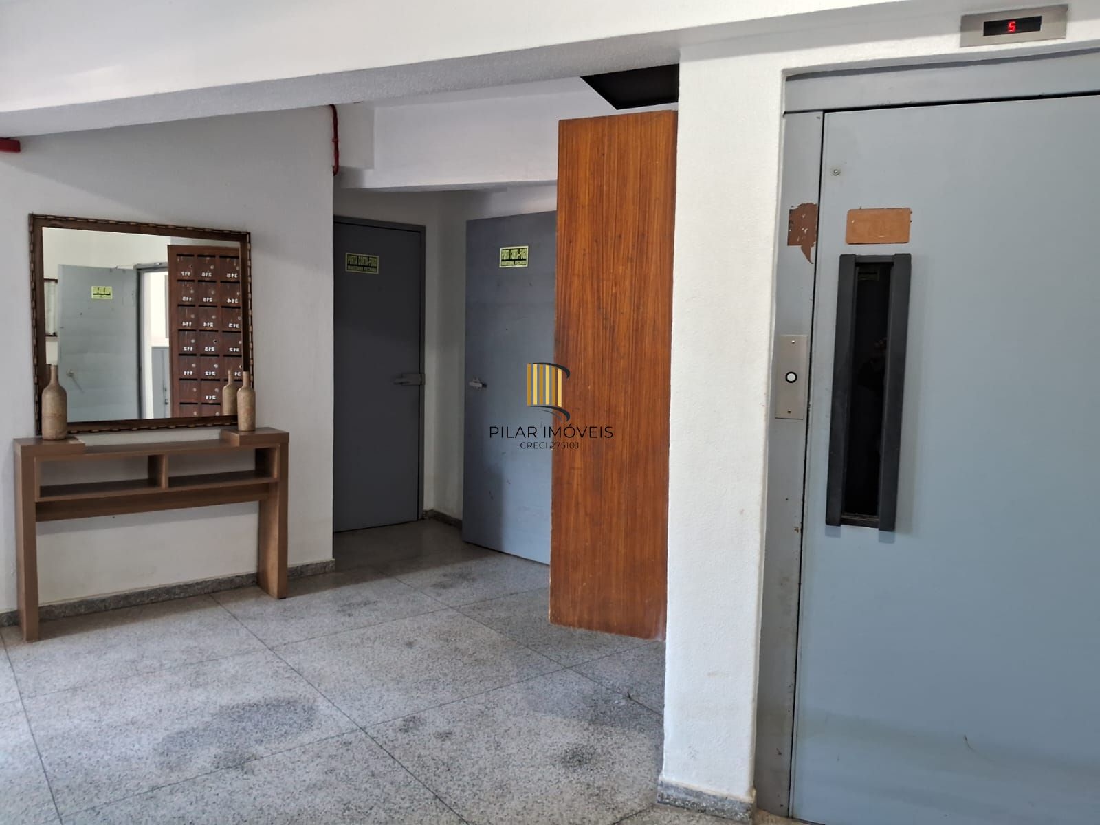Apartamento 2 dormitórios no bairro Cavalhada