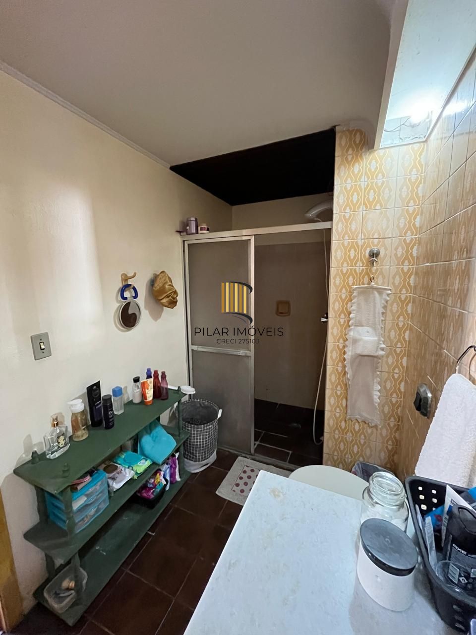 Apartamento 2 dormitórios, 1 vaga coberta no bairro Menino Deus.