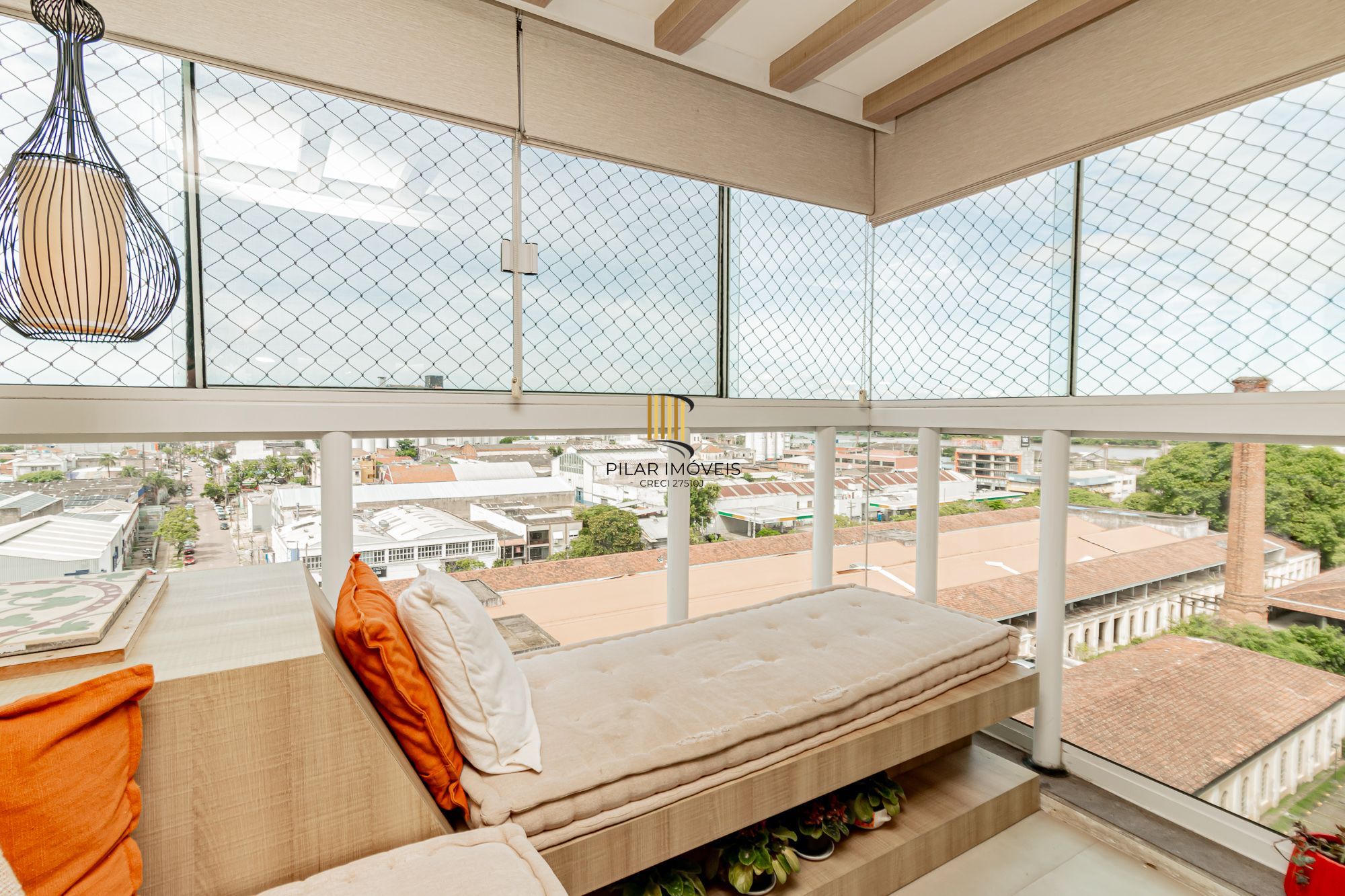 Apartamento 3 dormitórios, 2 banheiros, 1 vaga coberta e piscinas B. São Geraldo