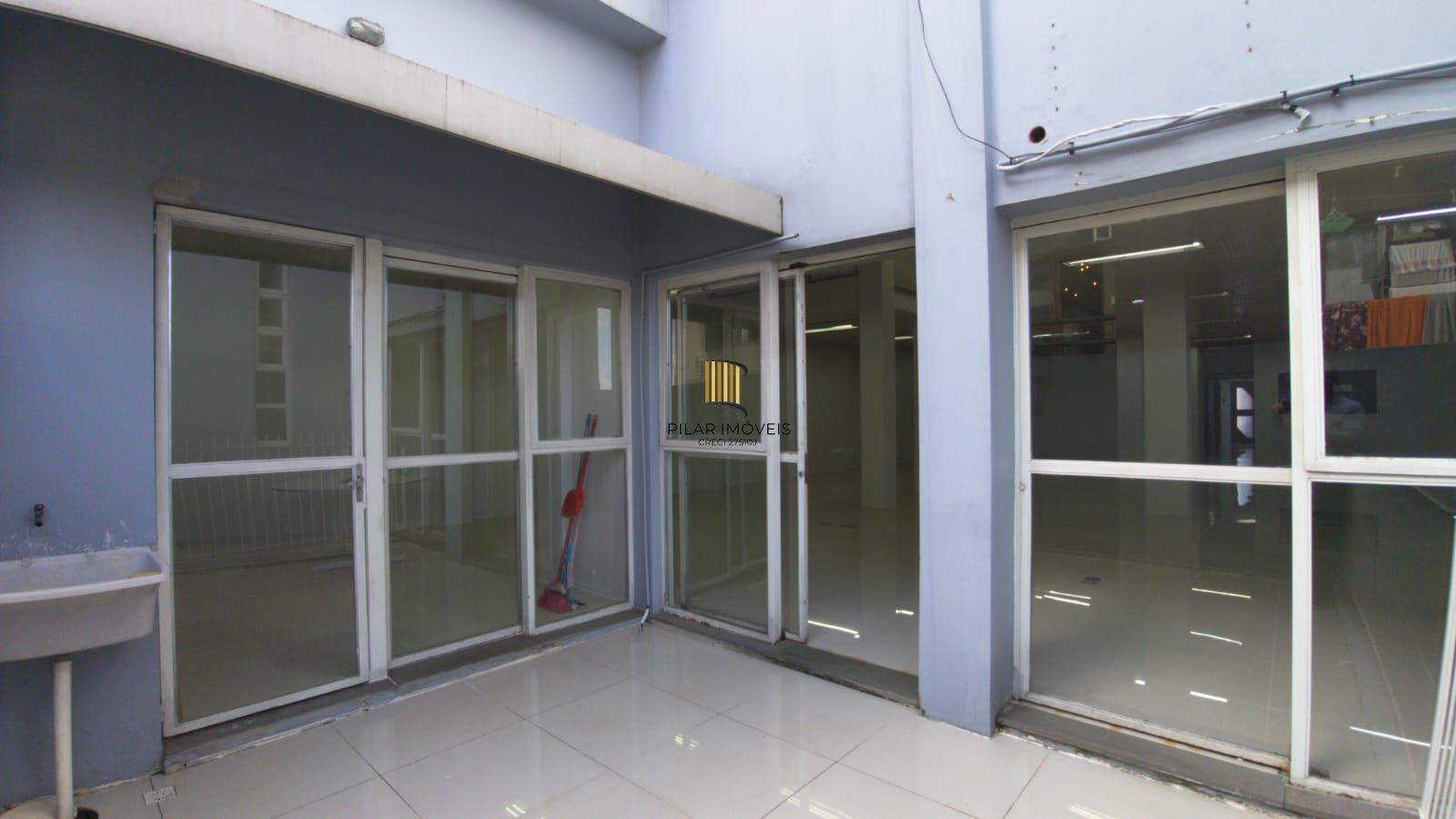 Sala comercial B. Hamb. Velho., Novo Hamburgo. 326,28 M2 privativos  e 4 Vagas