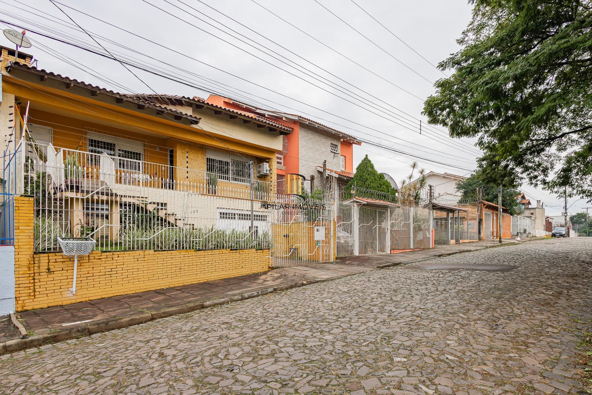 Casa 5 dormitórios no bairro Parque Santa Fé