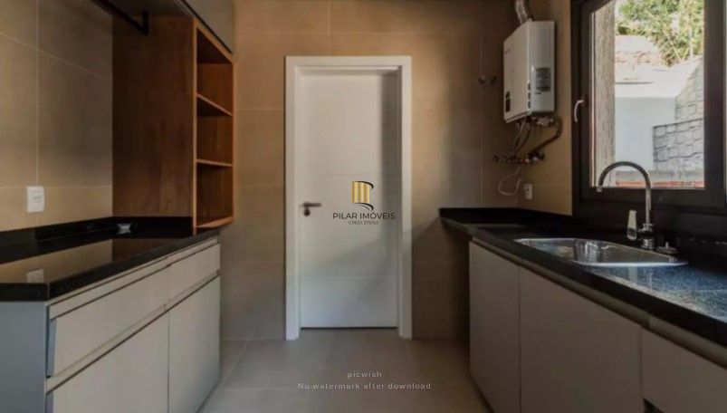 Casa 423 m², 4 suítes no Elegante Condomínio Saint Moritz, Mato Queimado Gramado