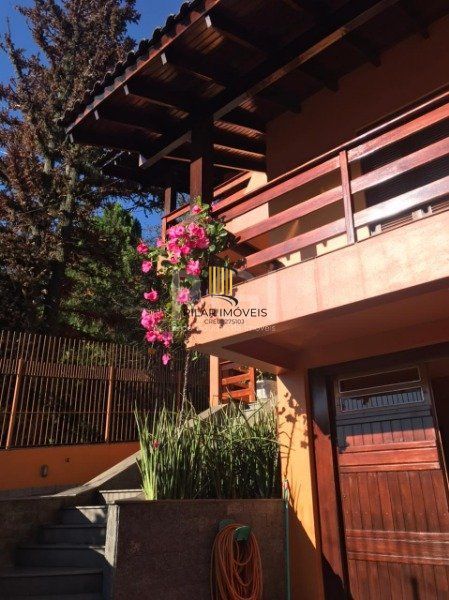 Casa para Venda - 390m², 3 dormitórios, sendo 1 suites, 4 vagas - Ouro Branco