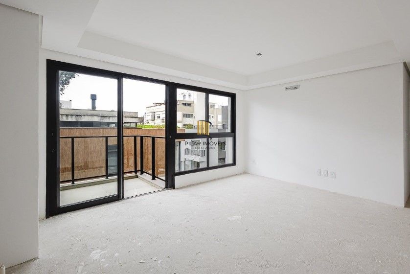 Excelente Apartamento semimobiliado de 71 m² privativos no Bairro Petrópolis.