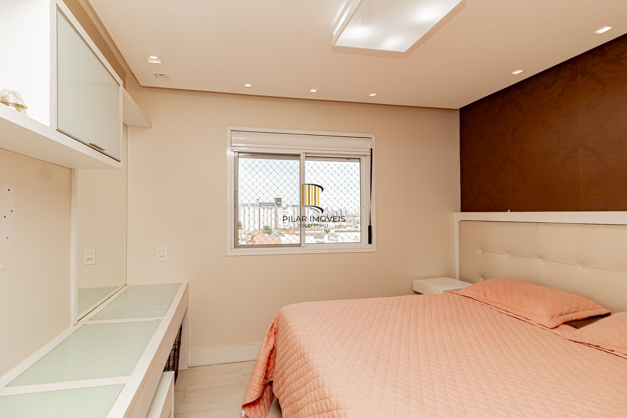 Apartamento 3 dormitórios, 2 banheiros, 1 vaga coberta e piscinas B. São Geraldo