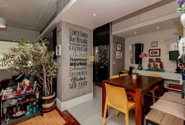 🏡 Apartamento Reformado e Decorado na Cristóvão Colombo — Vista Espetacular para o Pôr do Sol do Guaíba 🌅