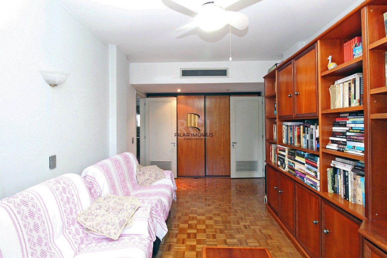 Apartamento para Venda - 245.75m², 3 dormitórios, sendo 1 suites, 2 vagas - Moinhos de Vento
