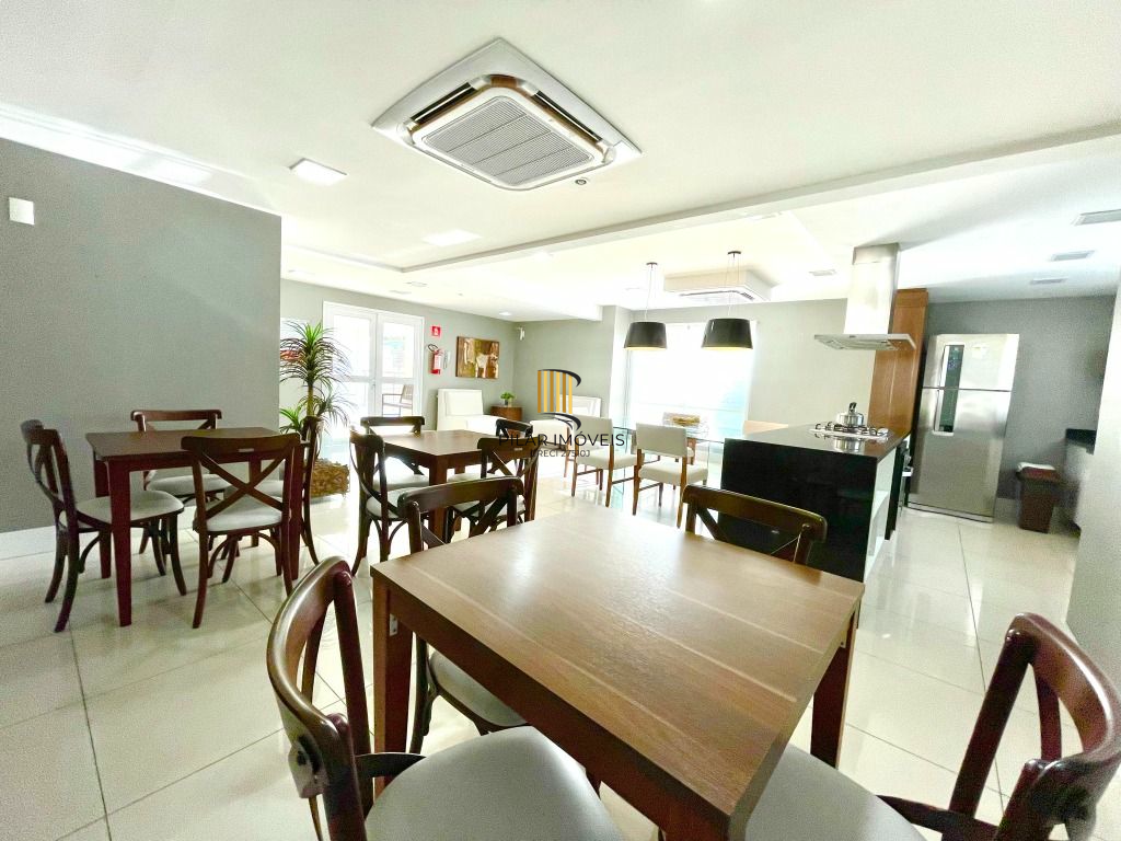 Apartamento de 3 quartos, suíte e 2 vagas de garagem no bairro Jardim Carvalho