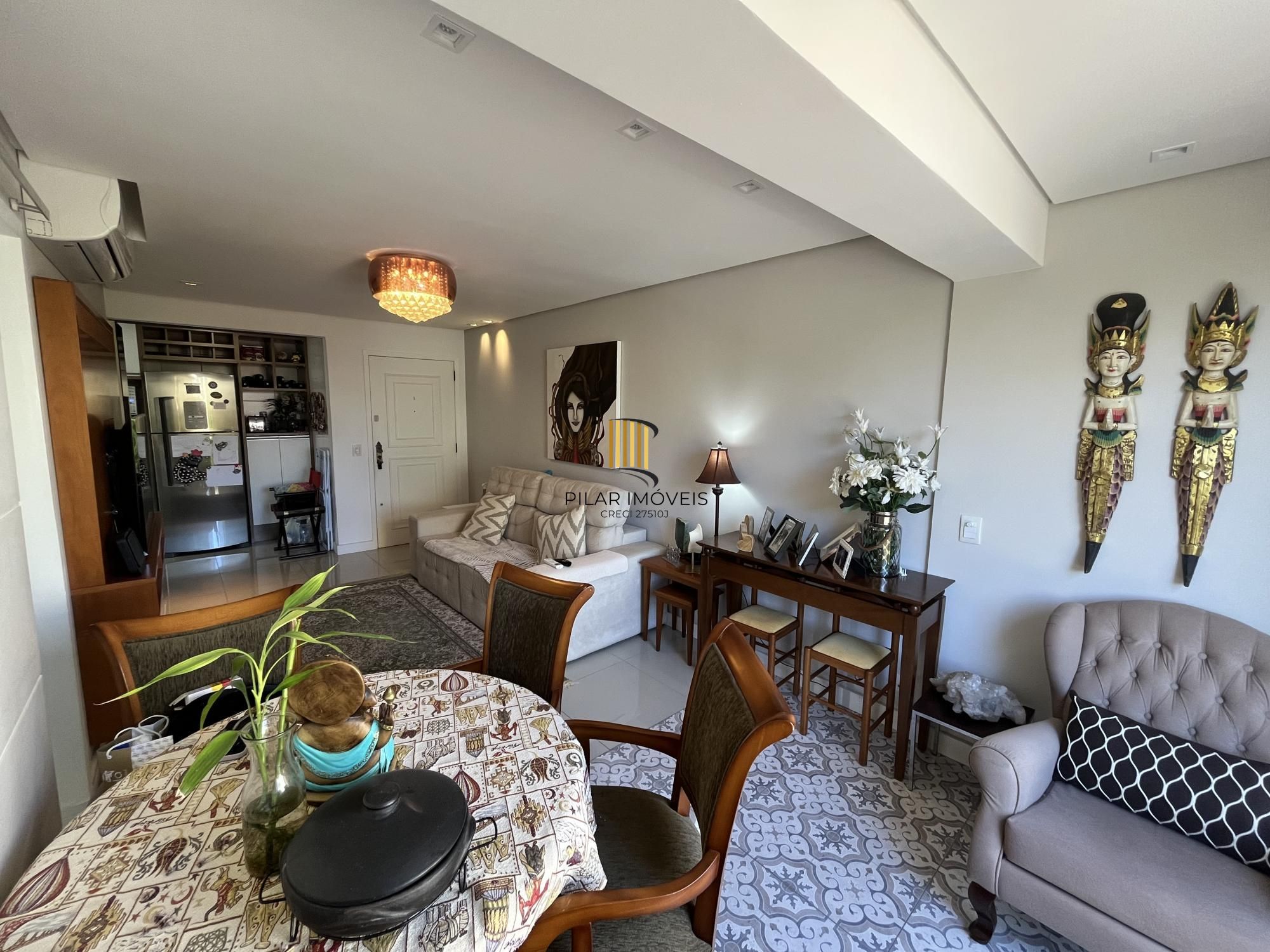 Apartamento de 2 quartos e 1 vaga de garagem bairro Menino Deus em Porto Alegre