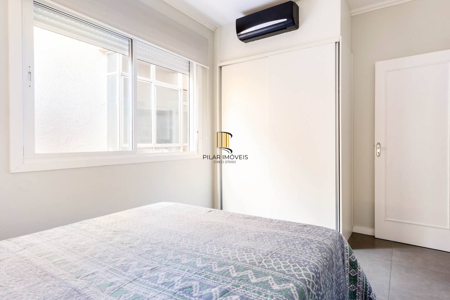 Apartamento de dois quartos no bairro Santana em Porto Alegre