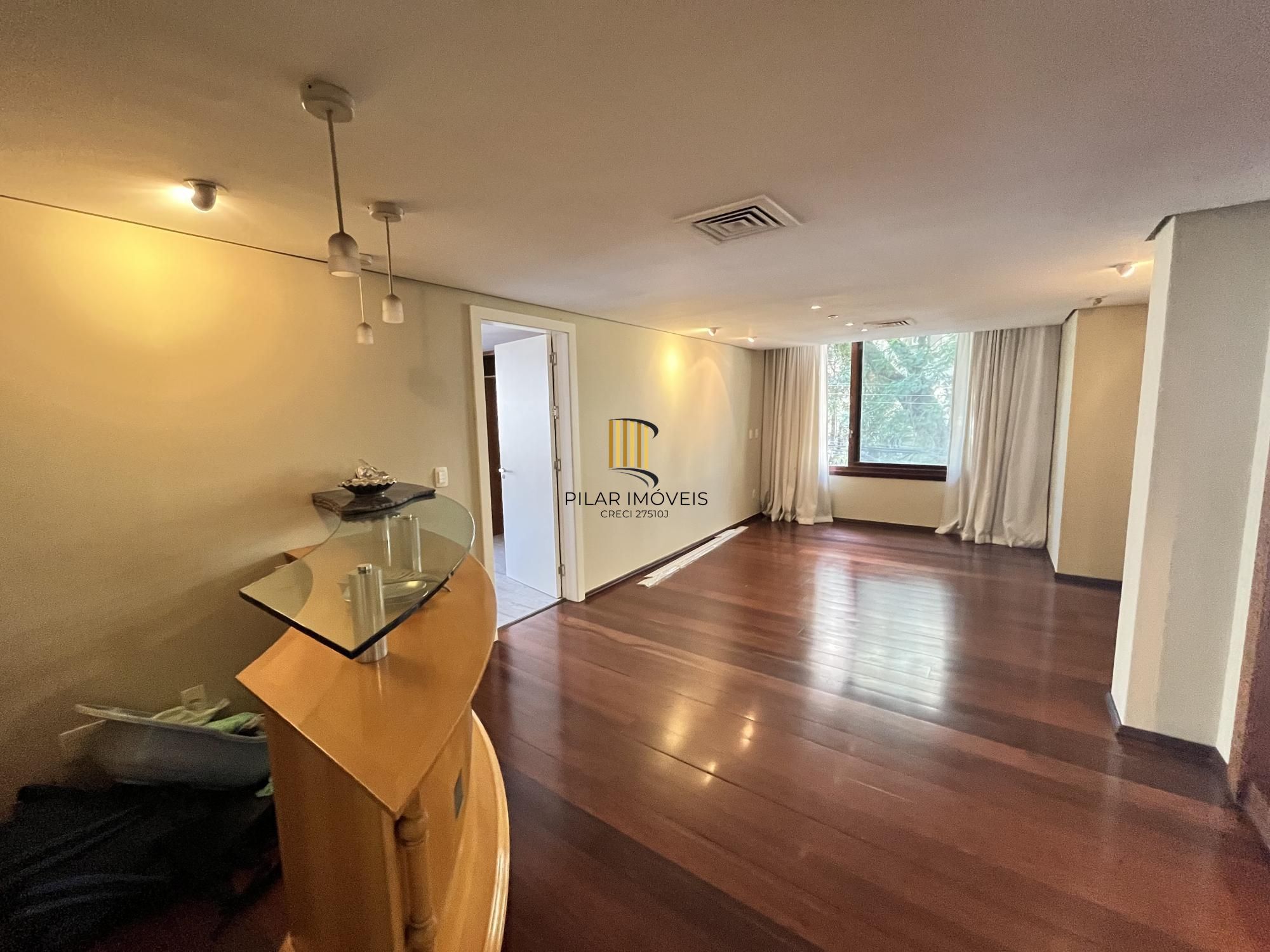 Apartamento de 4 quartos, suíte, amplo closet, dependência e 2 vagas de garagem